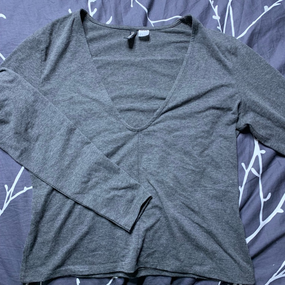 🦋Fitted Lowcut V neck Crop top H&M